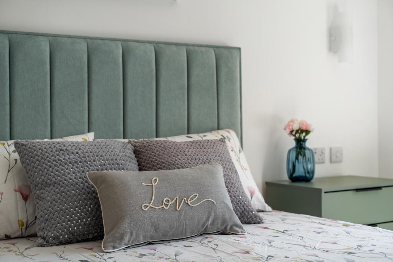 ミル・ヒルNewly Refurbished 2 Bed Flatアパートメント エクステリア 写真